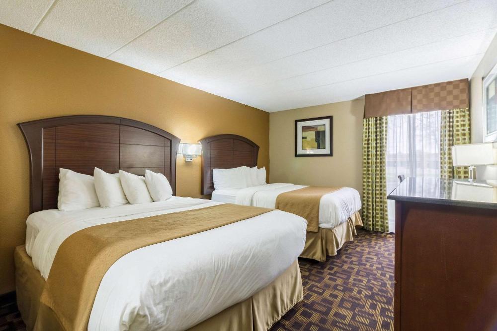 Quadruple Room with Two Double Beds - Non-Smoking interior
